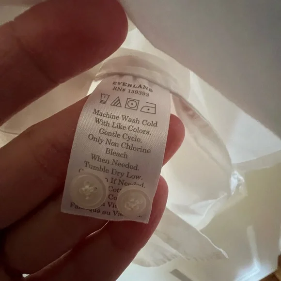 Everlane - The Relaxed Poplin Shirt - Picture 3 of 6